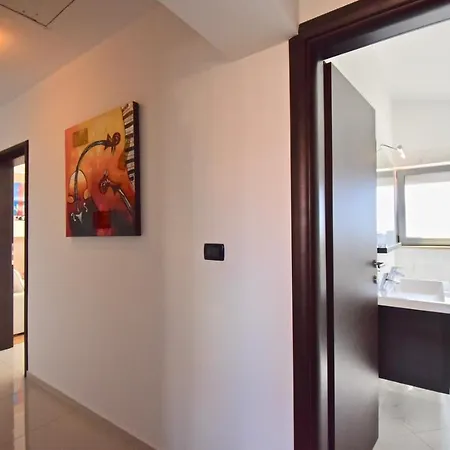 Delightful With 2 Bedrooms Apartman