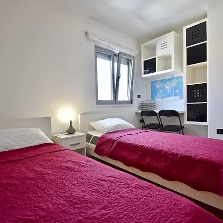 Delightful With 2 Bedrooms